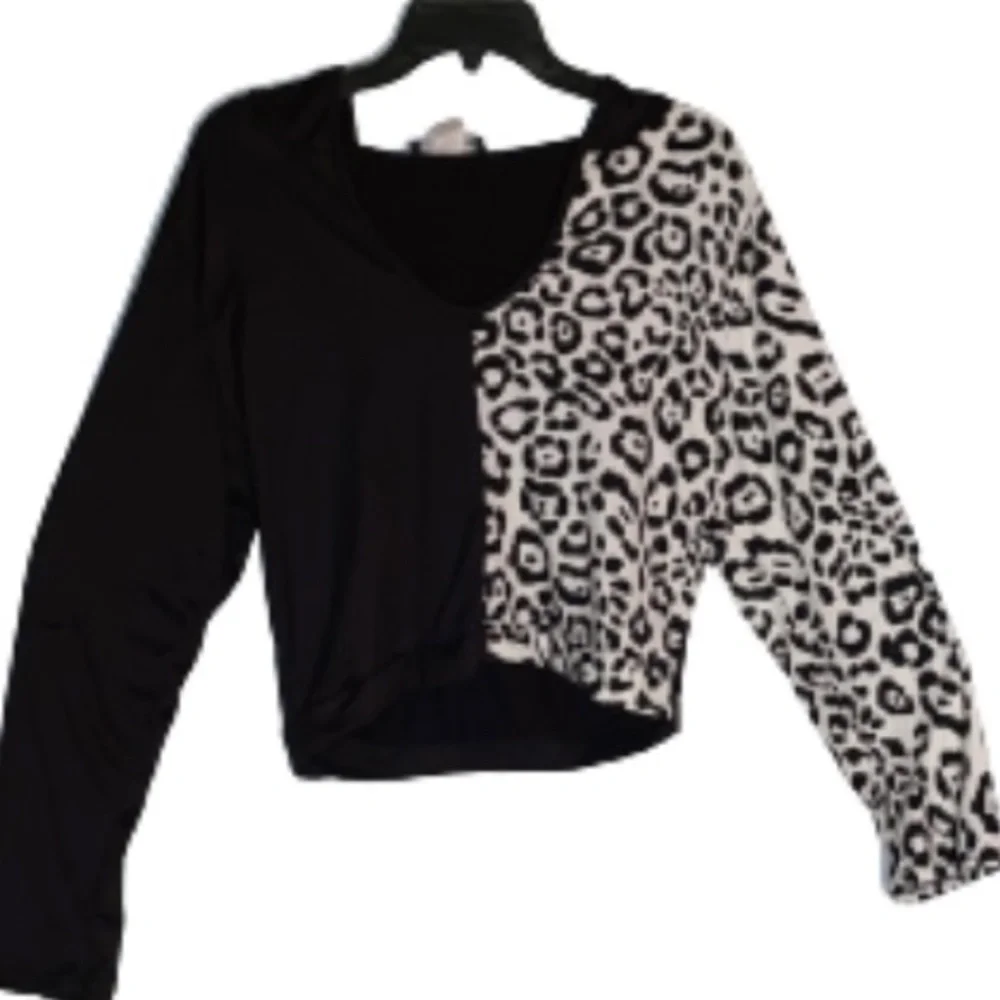 2xl black/white leopard crop hoodie NWOT - Picture 2 of 3